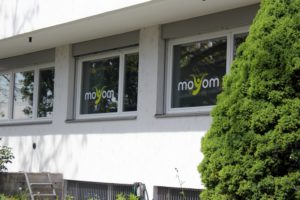 Praxis moyom Zug Anfahrt